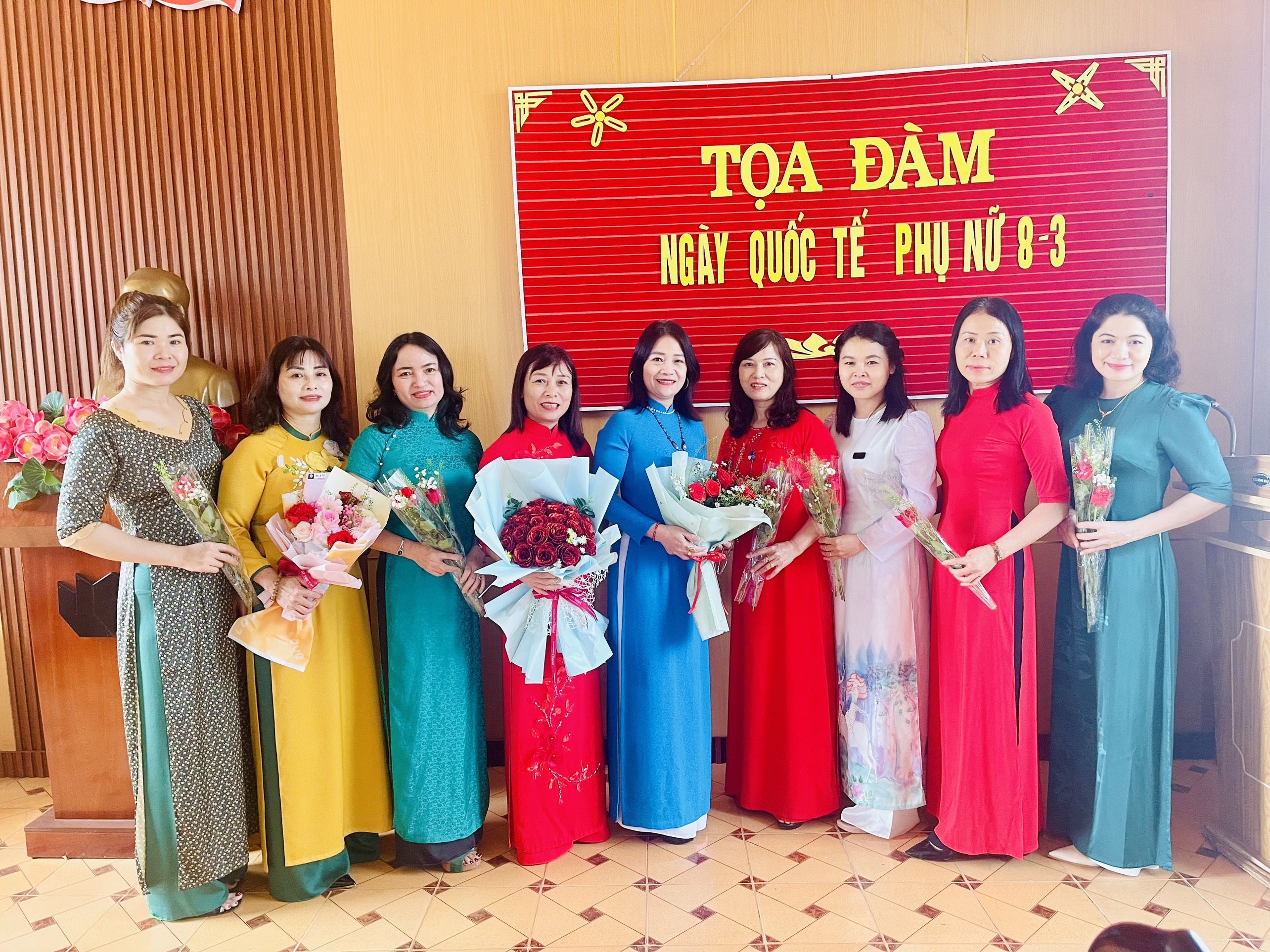Tuần lễ áo dài (Kỷ niệm 8/3/2024)